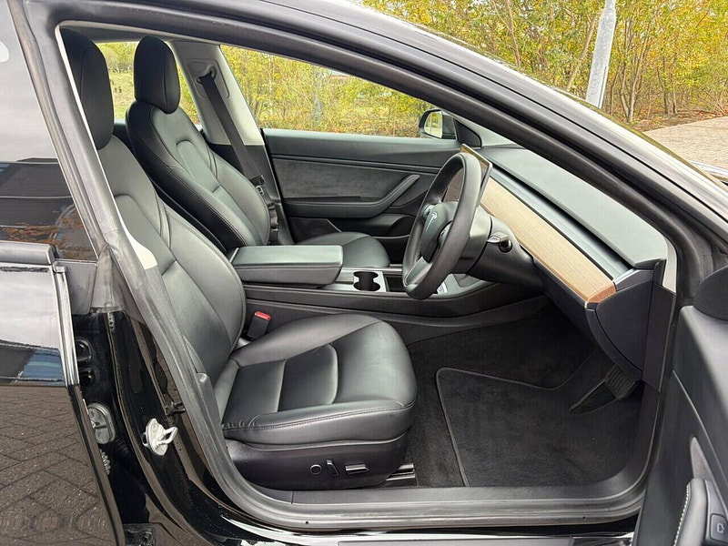 Tesla Model 3 Standard Range Plus Saloon 4dr Electric Auto RWD (241 bhp)