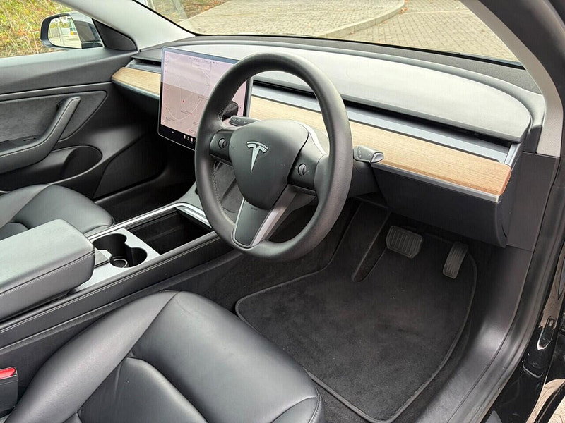 Tesla Model 3 Standard Range Plus Saloon 4dr Electric Auto RWD (241 bhp)