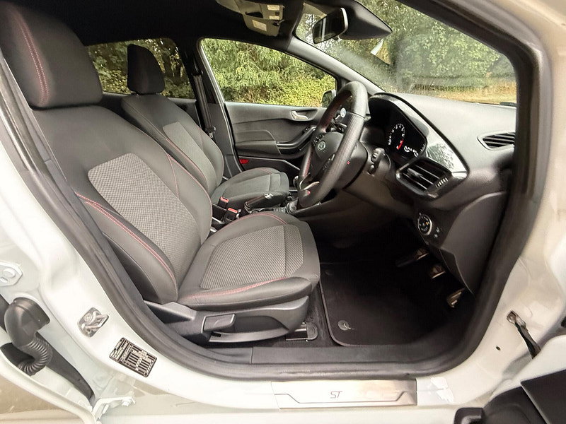 Ford Fiesta 1.0T EcoBoost ST-Line Euro 6 (s/s) 5dr