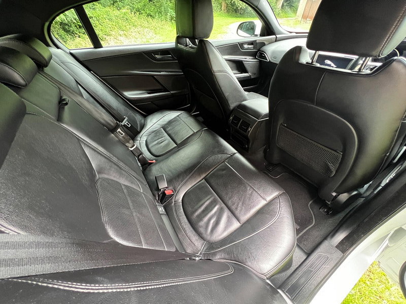 Jaguar XE 2.0i GPF R-Sport Auto Euro 6 (s/s) 4dr