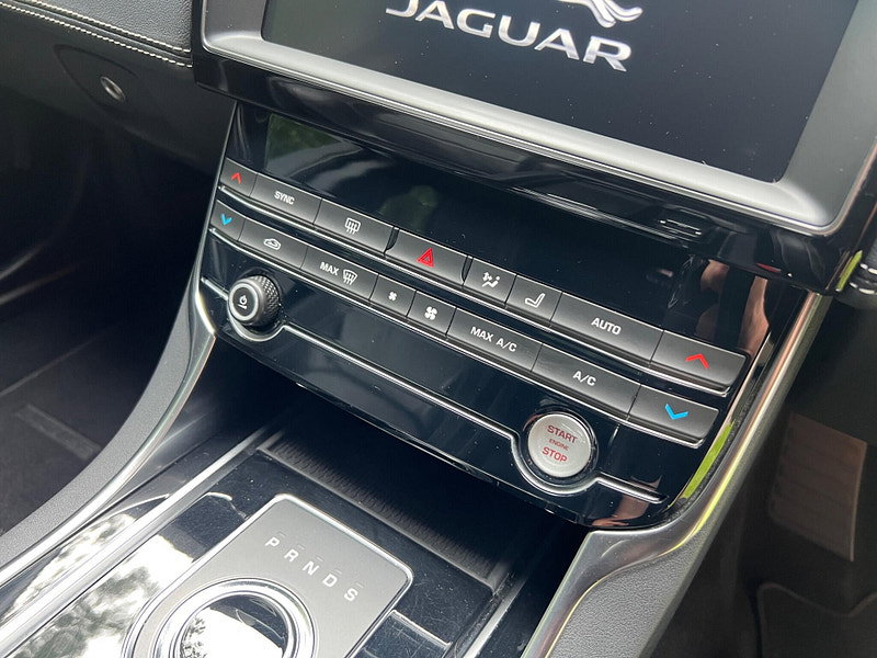 Jaguar XE 2.0i GPF R-Sport Auto Euro 6 (s/s) 4dr