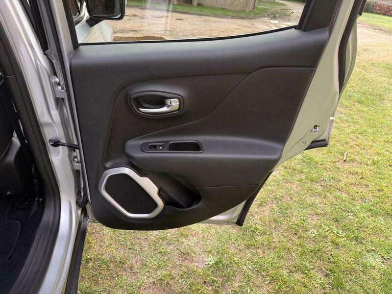 Jeep Renegade 1.4T MultiAirII Limited DDCT Euro 6 (s/s) 5dr