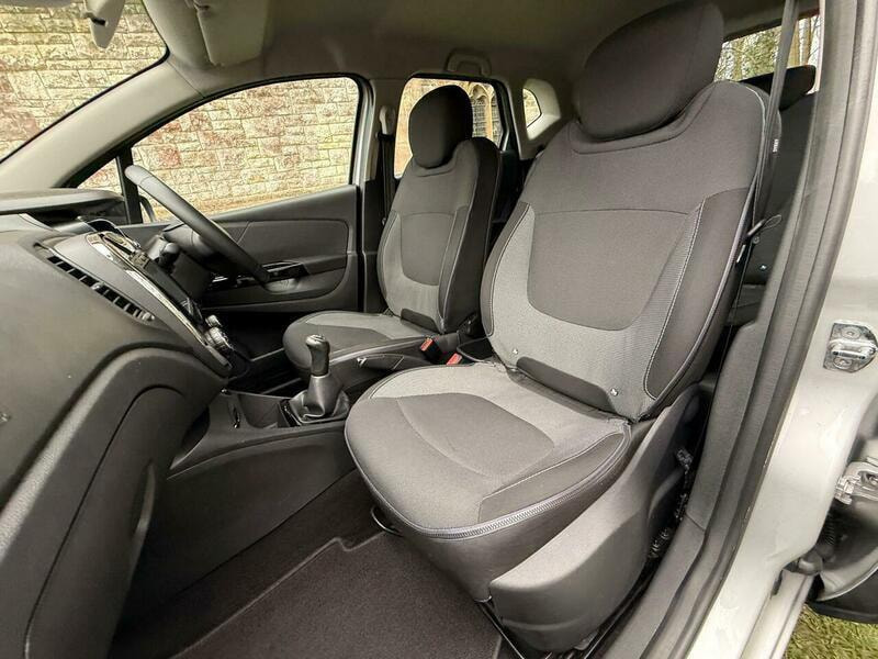 Renault Captur 1.5 dCi ENERGY Dynamique Nav Euro 6 (s/s) 5dr