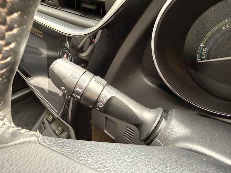Toyota Auris 1.8 VVT-h Business Edition CVT Euro 6 (s/s) 5dr (Safety Sense)