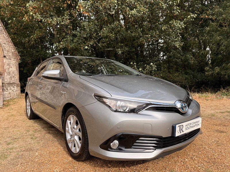 Toyota Auris 1.8 VVT-h Business Edition CVT Euro 6 (s/s) 5dr (Safety Sense)
