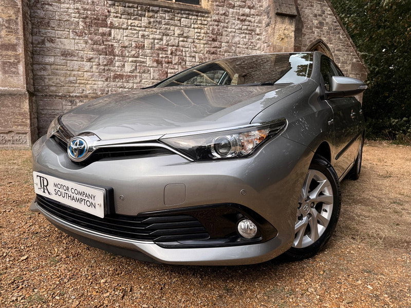 Toyota Auris 1.8 VVT-h Business Edition CVT Euro 6 (s/s) 5dr (Safety Sense)