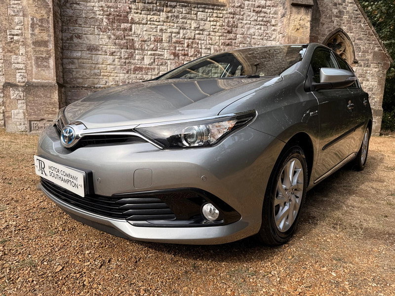 Toyota Auris 1.8 VVT-h Business Edition CVT Euro 6 (s/s) 5dr (Safety Sense)