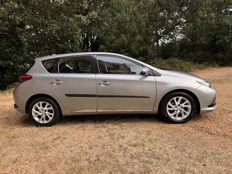 Toyota Auris 1.8 VVT-h Business Edition CVT Euro 6 (s/s) 5dr (Safety Sense)