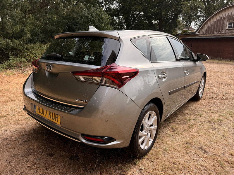 Toyota Auris 1.8 VVT-h Business Edition CVT Euro 6 (s/s) 5dr (Safety Sense)