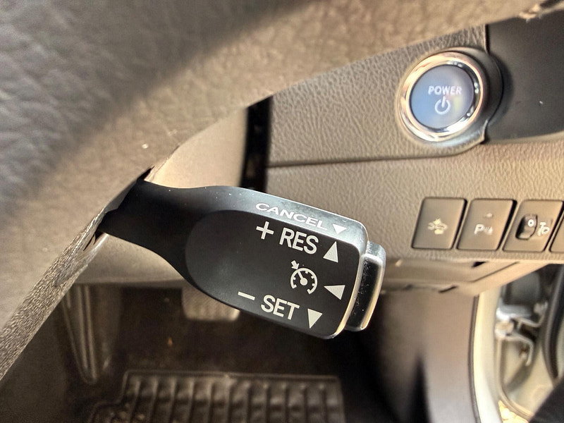Toyota Auris 1.8 VVT-h Business Edition CVT Euro 6 (s/s) 5dr (Safety Sense)