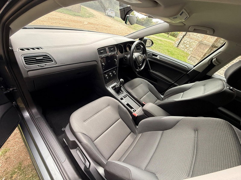 Volkswagen Golf 1.0 TSI SE Nav Euro 6 (s/s) 5dr