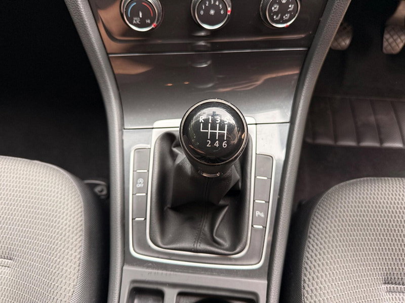 Volkswagen Golf 1.0 TSI SE Nav Euro 6 (s/s) 5dr