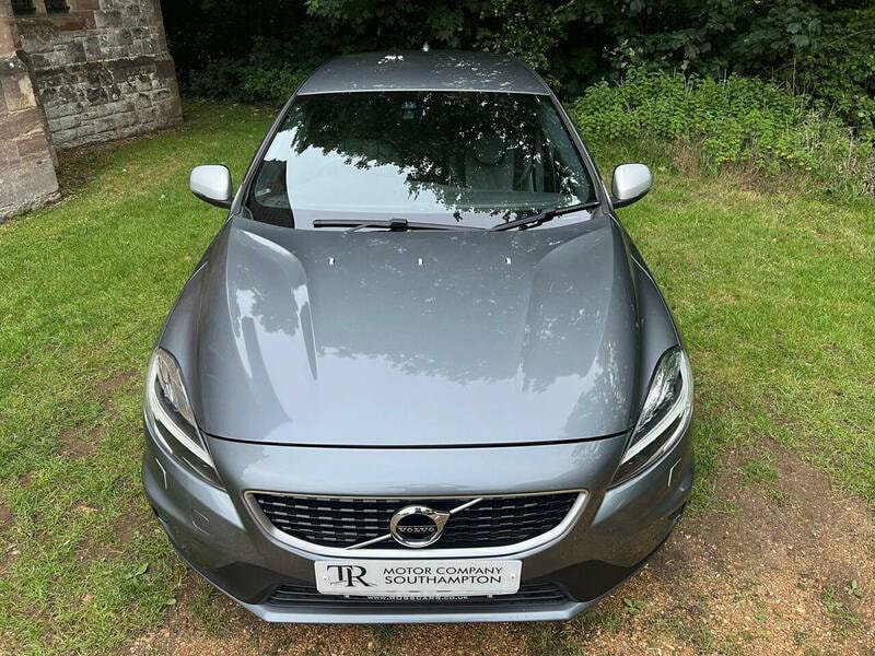 Volvo V40 2.0 D2 R-Design Pro Auto Euro 6 (s/s) 5dr