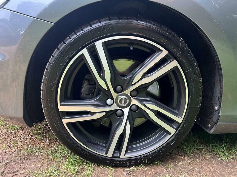 Volvo V40 2.0 D2 R-Design Pro Auto Euro 6 (s/s) 5dr