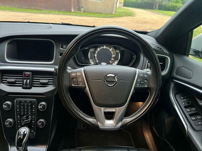 Volvo V40 2.0 D2 R-Design Pro Auto Euro 6 (s/s) 5dr