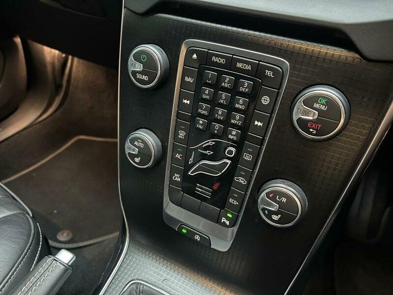 Volvo V40 2.0 D2 R-Design Pro Auto Euro 6 (s/s) 5dr