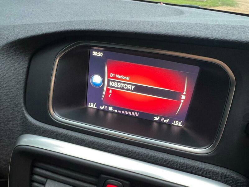 Volvo V40 2.0 D2 R-Design Pro Auto Euro 6 (s/s) 5dr