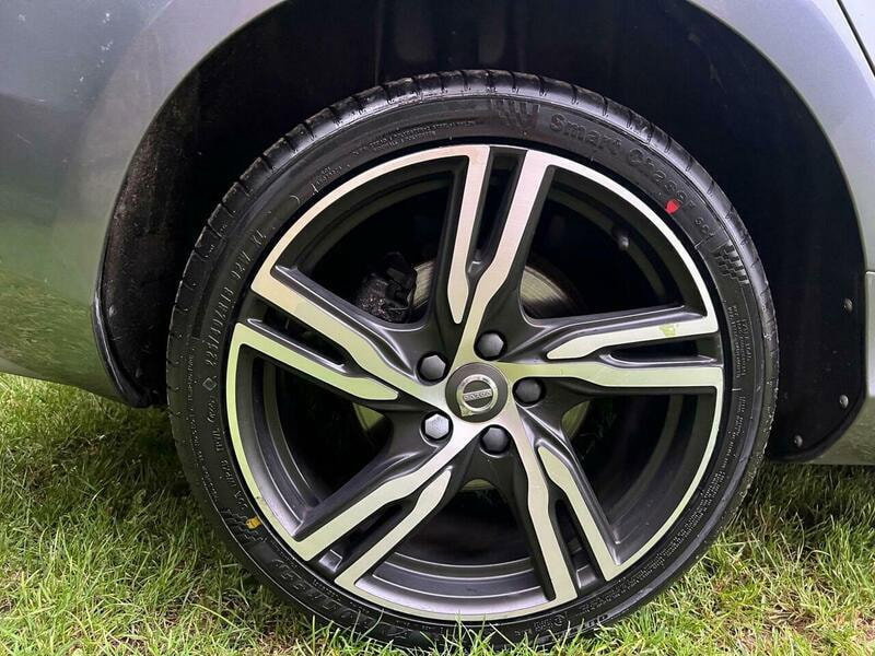 Volvo V40 2.0 D2 R-Design Pro Auto Euro 6 (s/s) 5dr