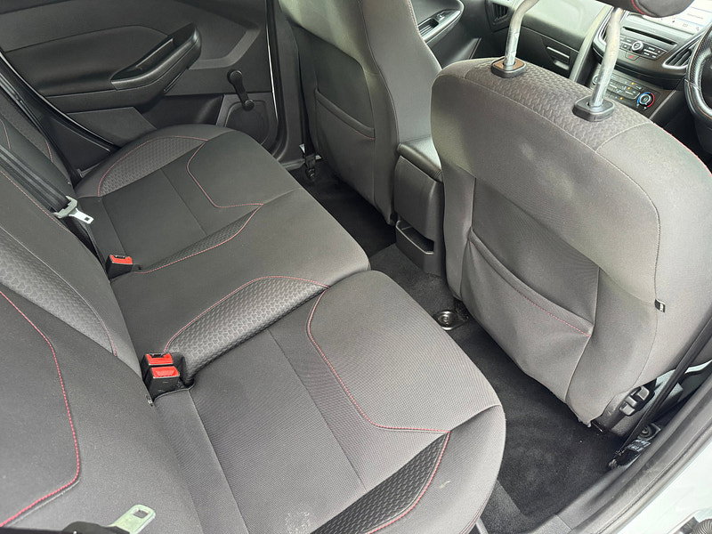 Ford Focus 1.5 TDCi ST-Line Hatchback 5dr Diesel Manual Euro 6 (s/s) (120 ps)