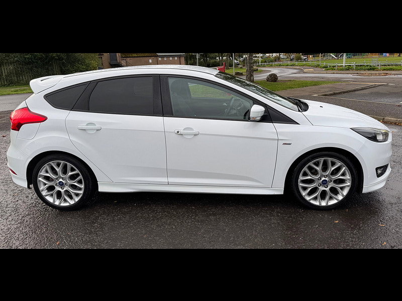 Ford Focus 1.5 TDCi ST-Line Hatchback 5dr Diesel Manual Euro 6 (s/s) (120 ps)
