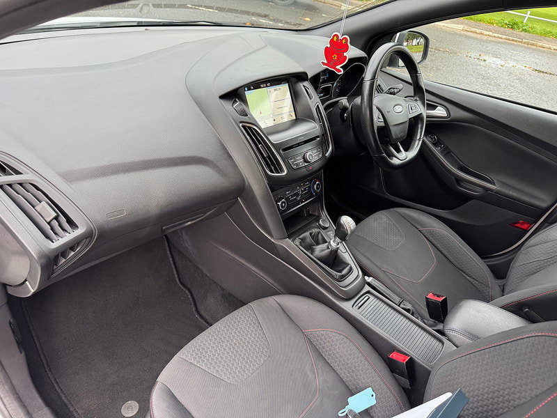 Ford Focus 1.5 TDCi ST-Line Hatchback 5dr Diesel Manual Euro 6 (s/s) (120 ps)