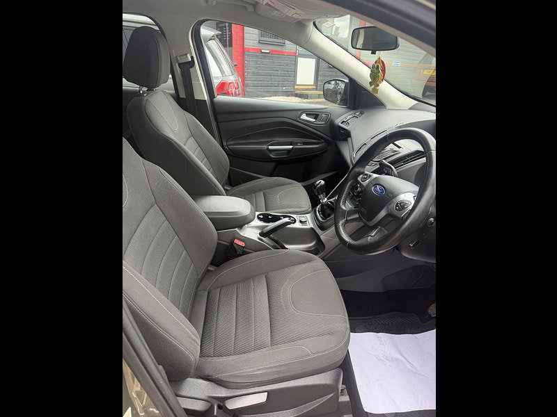Ford Kuga 2.0 TDCi Zetec SUV 5dr Diesel Manual AWD Euro 5 (140 ps)