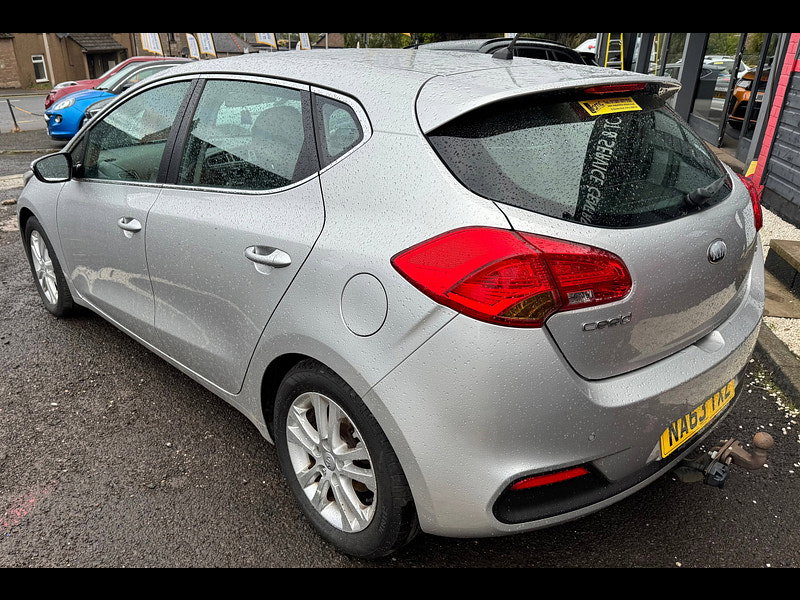 Kia Ceed 1.6 CRDi EcoDynamics 2 Hatchback 5dr Diesel Manual Euro 5 (s/s) (126 bhp)