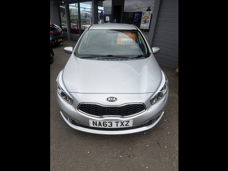 Kia Ceed 1.6 CRDi EcoDynamics 2 Hatchback 5dr Diesel Manual Euro 5 (s/s) (126 bhp)