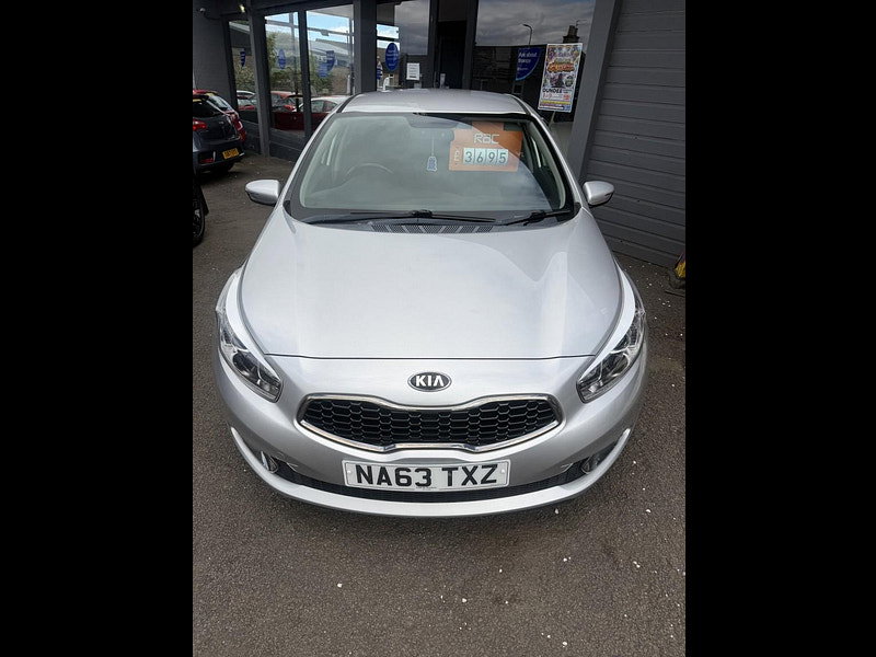 Kia Ceed 1.6 CRDi EcoDynamics 2 Hatchback 5dr Diesel Manual Euro 5 (s/s) (126 bhp)