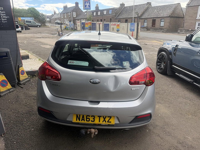 Kia Ceed 1.6 CRDi EcoDynamics 2 Hatchback 5dr Diesel Manual Euro 5 (s/s) (126 bhp)