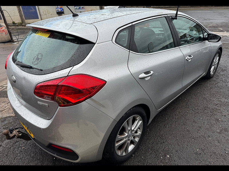 Kia Ceed 1.6 CRDi EcoDynamics 2 Hatchback 5dr Diesel Manual Euro 5 (s/s) (126 bhp)