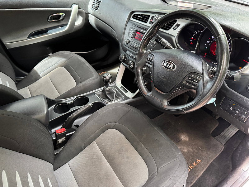 Kia Ceed 1.6 CRDi EcoDynamics 2 Hatchback 5dr Diesel Manual Euro 5 (s/s) (126 bhp)