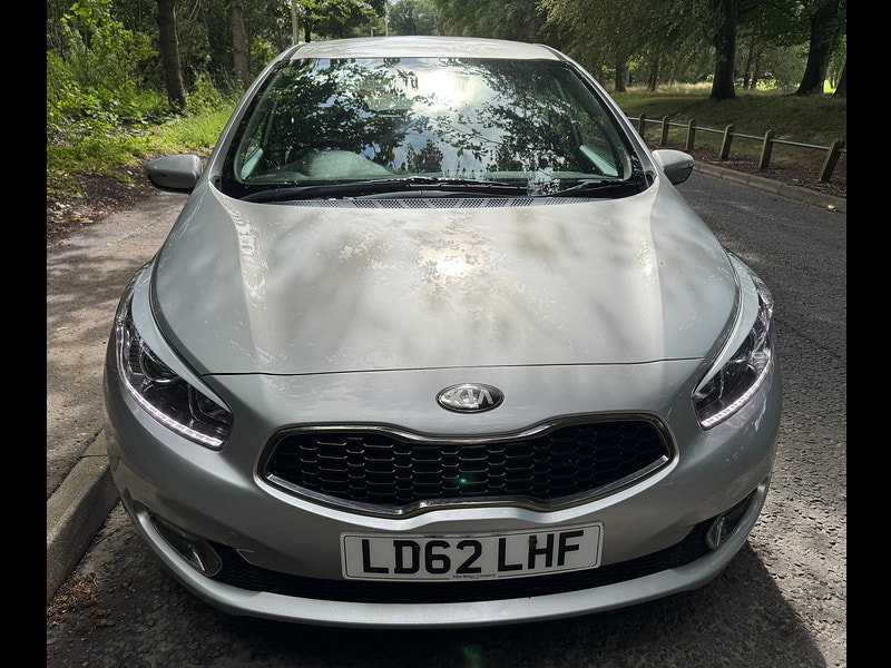 Kia Ceed 1.6 CRDi EcoDynamics 2 Hatchback 5dr Diesel Manual Euro 5 (s/s) (126 bhp)