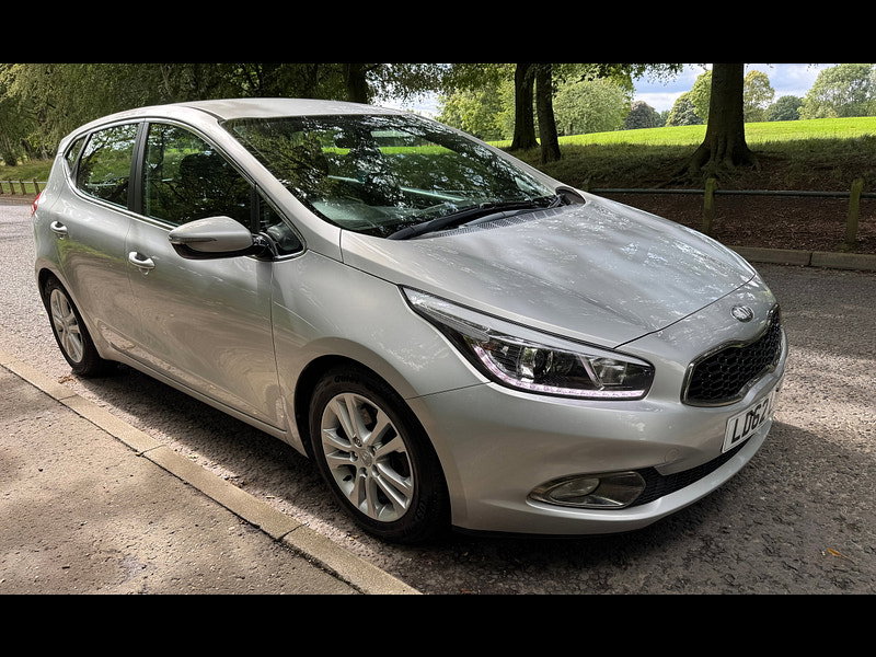Kia Ceed 1.6 CRDi EcoDynamics 2 Hatchback 5dr Diesel Manual Euro 5 (s/s) (126 bhp)