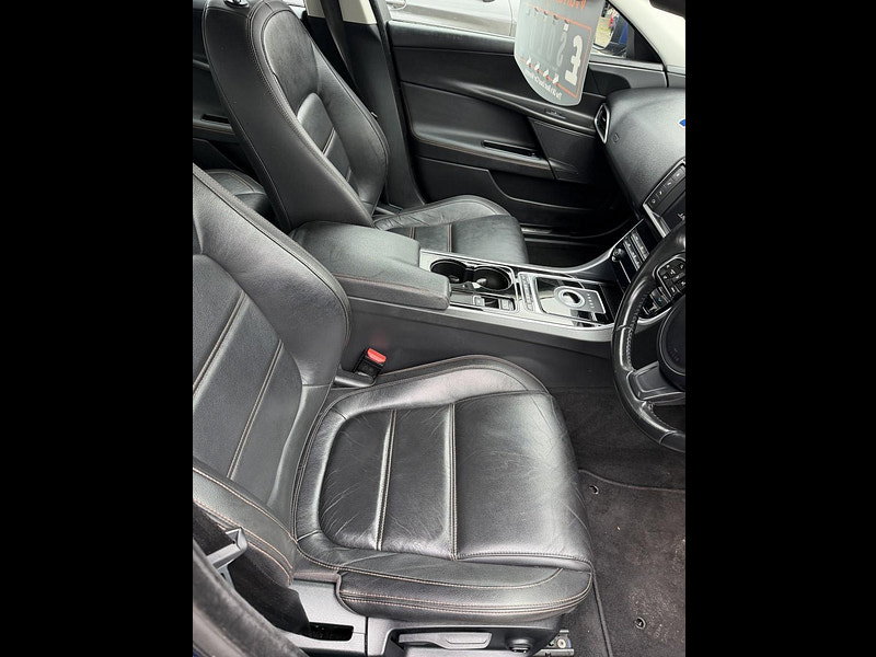 Jaguar XE 2.0d Prestige Saloon 4dr Diesel Auto Euro 6 (s/s) (180 ps)