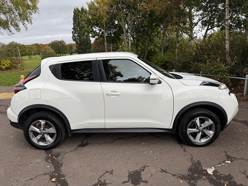 Nissan Juke 1.6 Acenta SUV 5dr Petrol XTRON Euro 6 (117 ps)