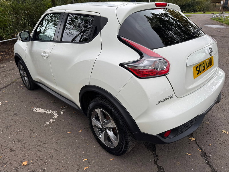Nissan Juke 1.6 Acenta SUV 5dr Petrol XTRON Euro 6 (117 ps)