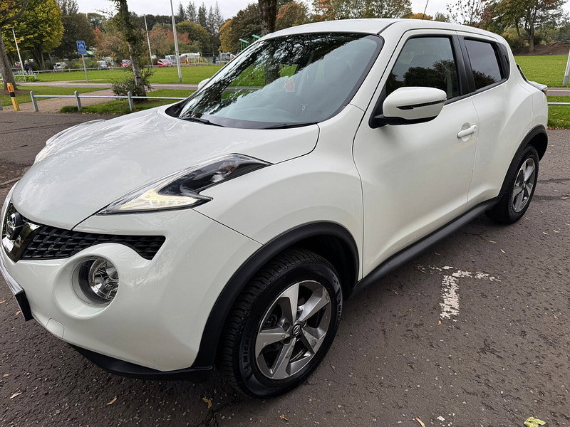 Nissan Juke 1.6 Acenta SUV 5dr Petrol XTRON Euro 6 (117 ps)