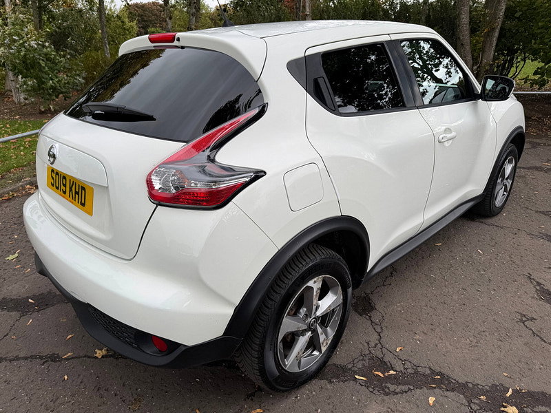 Nissan Juke 1.6 Acenta SUV 5dr Petrol XTRON Euro 6 (117 ps)