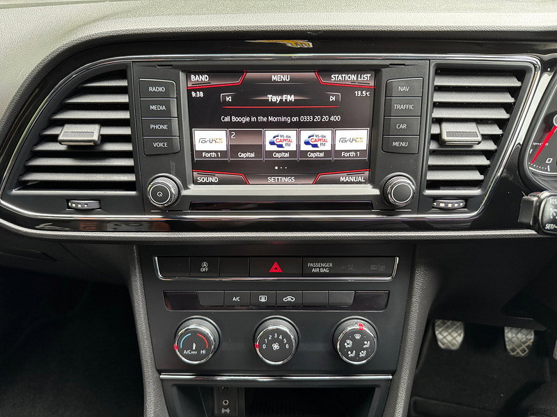 Seat Leon 1.2 TSI SE Dynamic Technology Hatchback 5dr Petrol Manual Euro 6 (s/s) (110 ps)