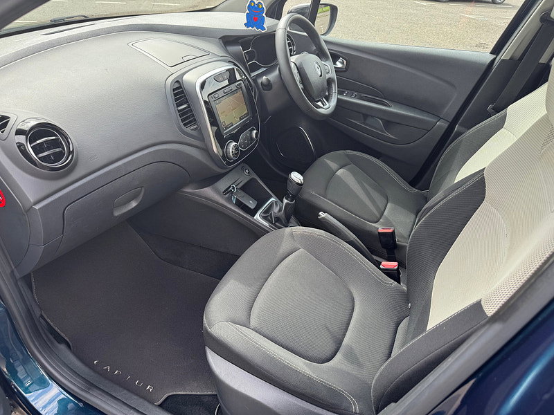 Renault Captur 0.9 TCe ENERGY Iconic SUV 5dr Petrol Manual Euro 6 (s/s) (90 ps)