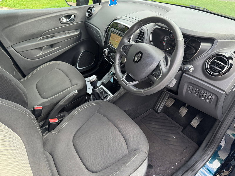 Renault Captur 0.9 TCe ENERGY Iconic SUV 5dr Petrol Manual Euro 6 (s/s) (90 ps)