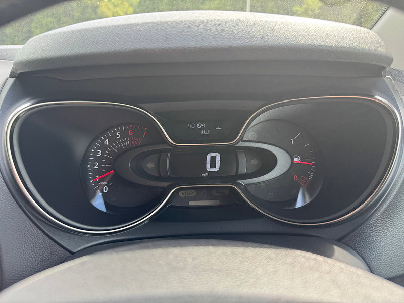 Renault Captur 0.9 TCe ENERGY Iconic SUV 5dr Petrol Manual Euro 6 (s/s) (90 ps)