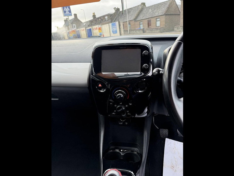 Toyota Aygo 1.0 VVT-i x-pression Hatchback 3dr Petrol Manual Euro 5 Euro 5 (68 ps)