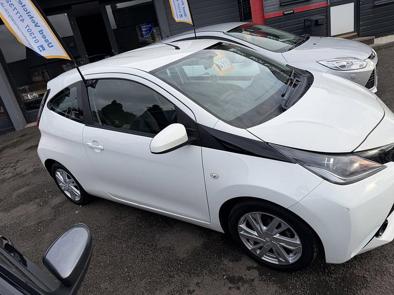 Toyota Aygo 1.0 VVT-i x-pression Hatchback 3dr Petrol Manual Euro 5 Euro 5 (68 ps)