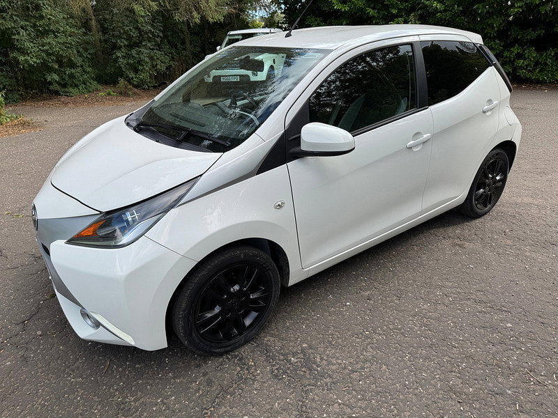 Toyota Aygo 1.0 VVT-i x-pure Hatchback 5dr Petrol Manual Euro 6 (68 ps)
