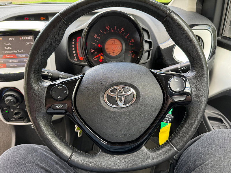 Toyota Aygo 1.0 VVT-i x-pure Hatchback 5dr Petrol Manual Euro 6 (68 ps)