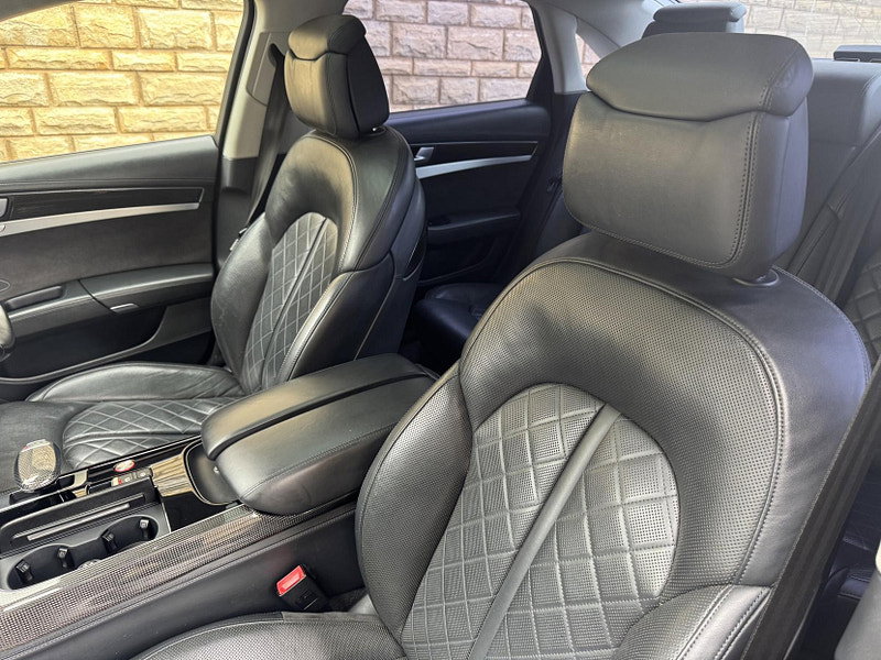 Audi S8 4.0 TFSI V8 Saloon 4dr Petrol Tiptronic quattro Euro 6 (s/s) (520 ps)