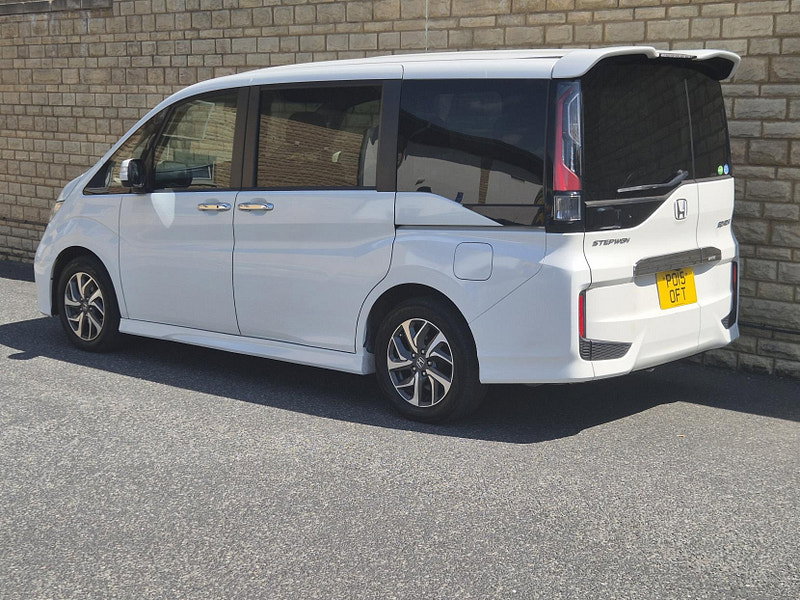 Honda Stepwagon RP3 1.5 TURBO SPADA COOL SPIRIT 7 SEAT