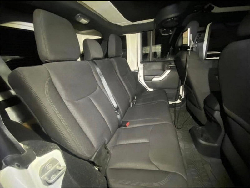 Jeep Wrangler 3.6 V6 Sahara SUV 4dr Petrol Auto 4WD Euro 5 (280 bhp)